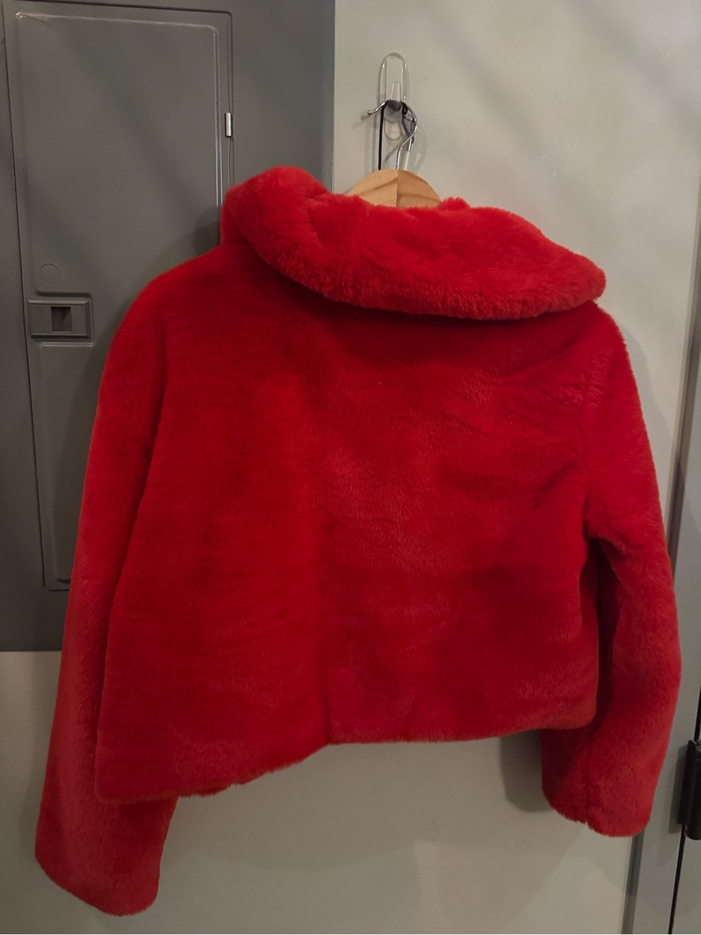 NWT Forever 21 Bright Red Faux Fur Jacket - Picture 3 of 3